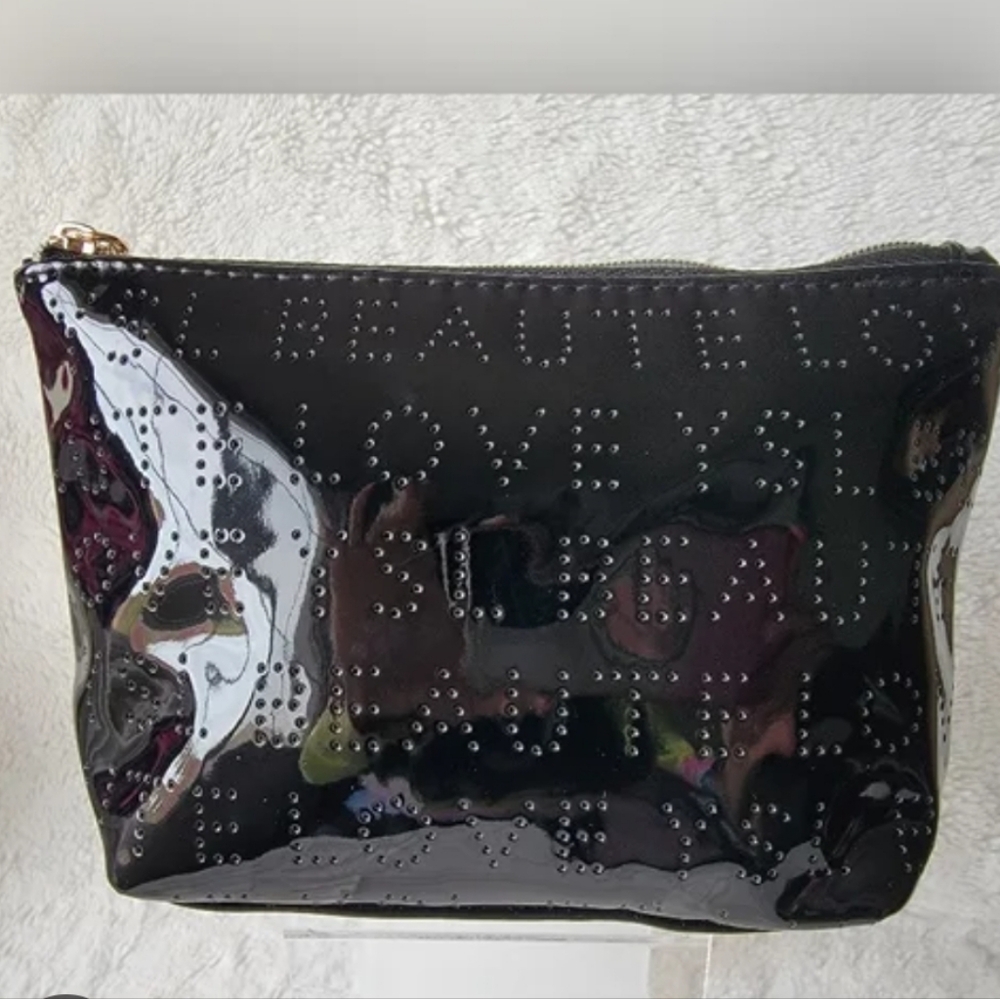 Yves Saint Laurent Cosmetics Bag. - Picture 4 of 11